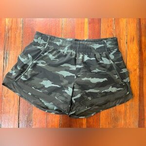 Athleta Mesh Racer Run shorts, mid rise, 4”, size medium, green camo